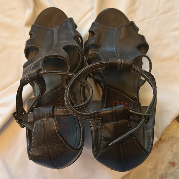 Big Buddha brown wedges in size 7.5 - Picture 9 of 9